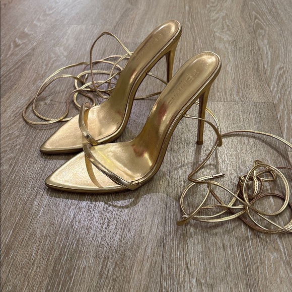 FEMME LA Los Angeles Luce Minimale Gold Strappy High Heels Size 41 - Picture 4 of 11